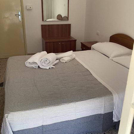 Hotel Villa Alexandra Bellaria-Igea Marina Exteriör bild