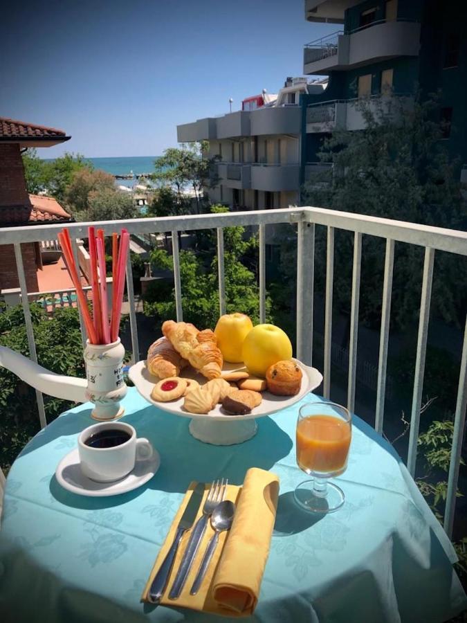 Hotel Villa Alexandra Bellaria-Igea Marina Exteriör bild