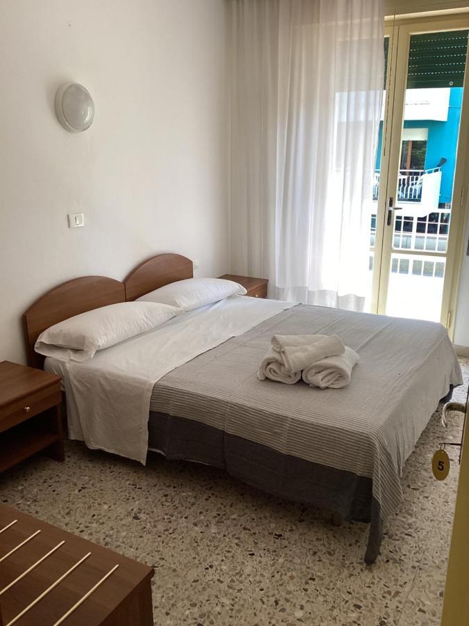 Hotel Villa Alexandra Bellaria-Igea Marina Exteriör bild